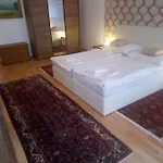 Kamil Apartments, Premium