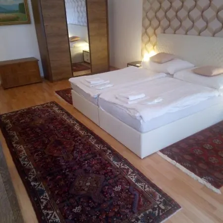 Kamil Apartments, Premium